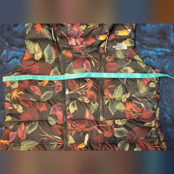 North Face Puffer Vest, Rare Find - Picture 5 of 9